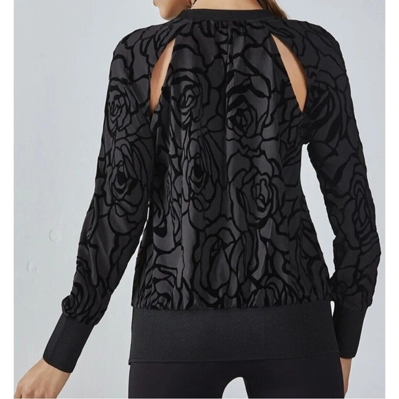 Fabletics Tops - Fabletics velvet roses Lola top black sz L